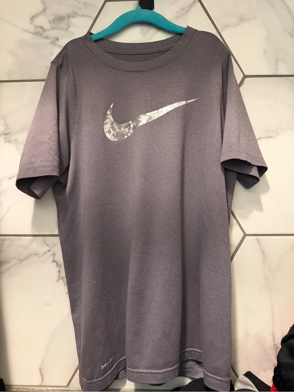Nike Men’s Gray Short Sleeve Swoosh Tee